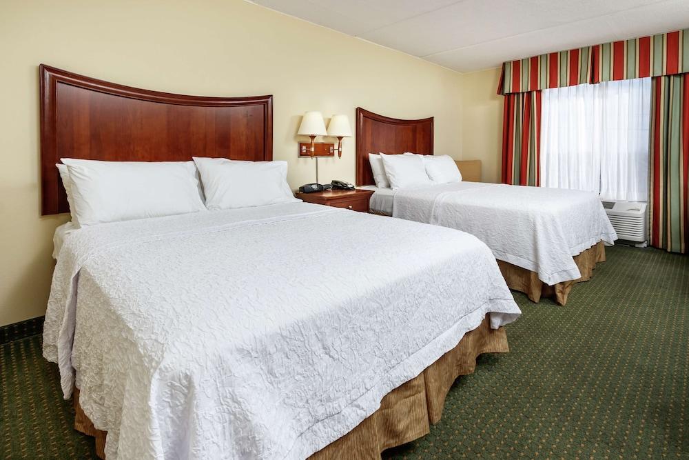 Hampton Inn & Suites Наварр Экстерьер фото
