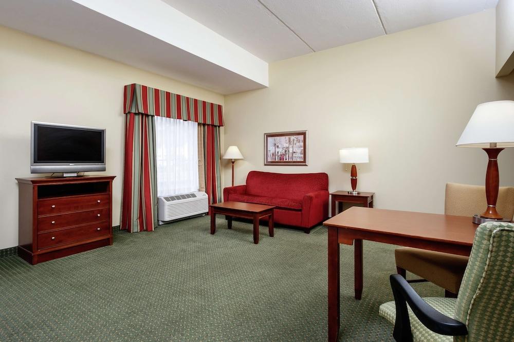Hampton Inn & Suites Наварр Экстерьер фото