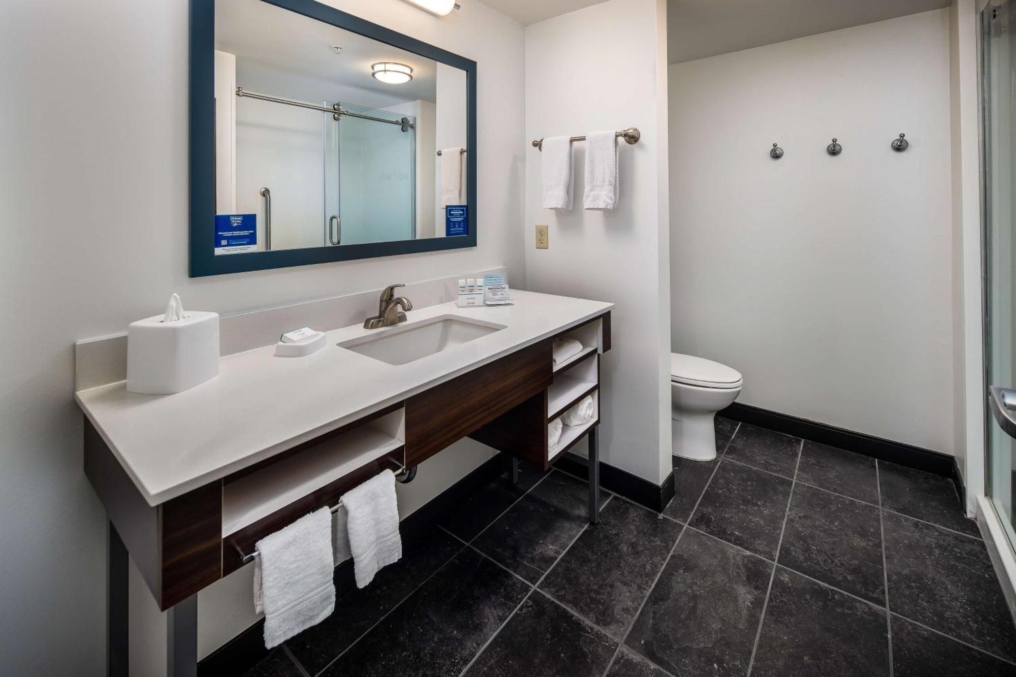 Hampton Inn & Suites Наварр Экстерьер фото