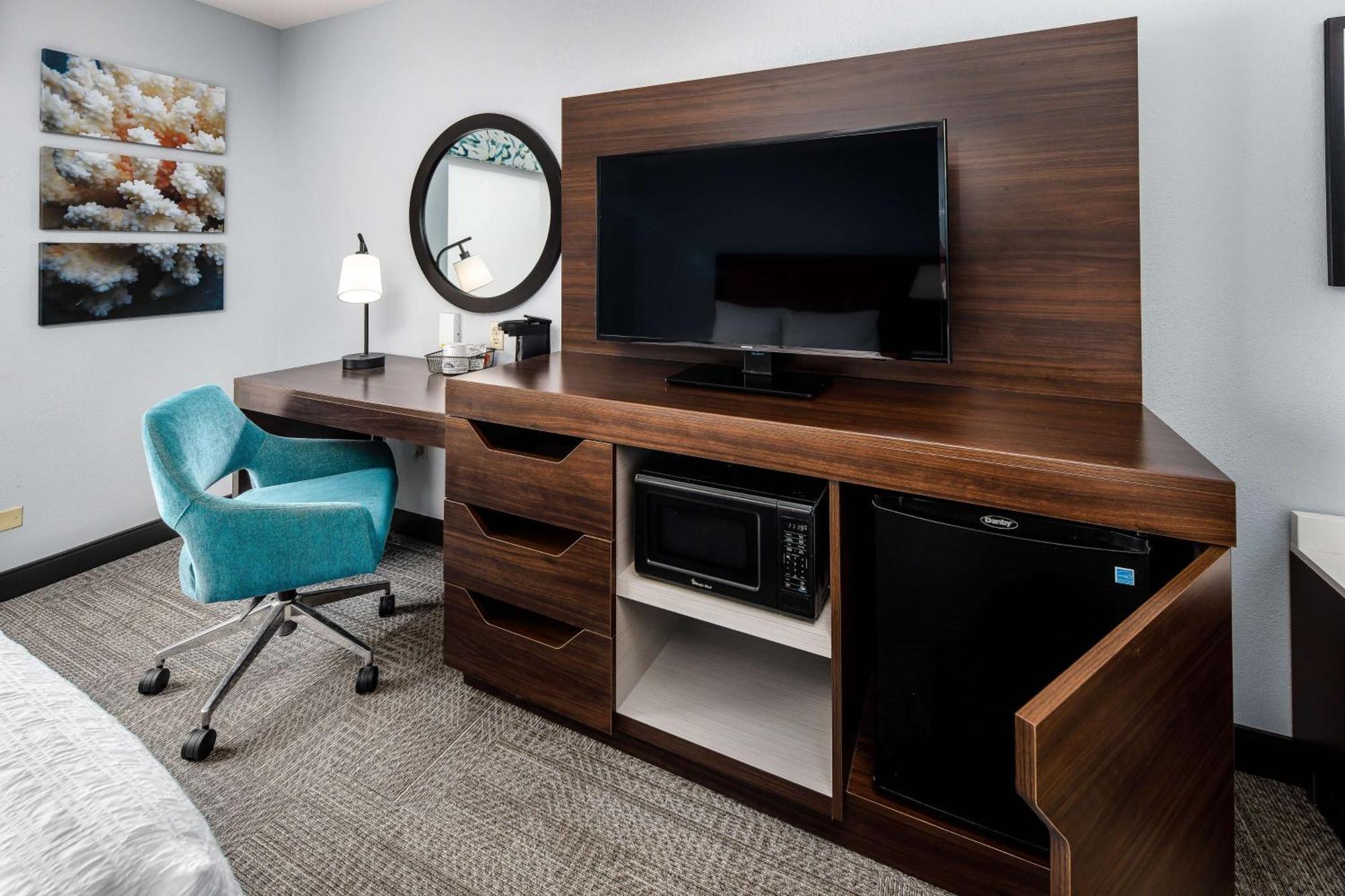 Hampton Inn & Suites Наварр Экстерьер фото